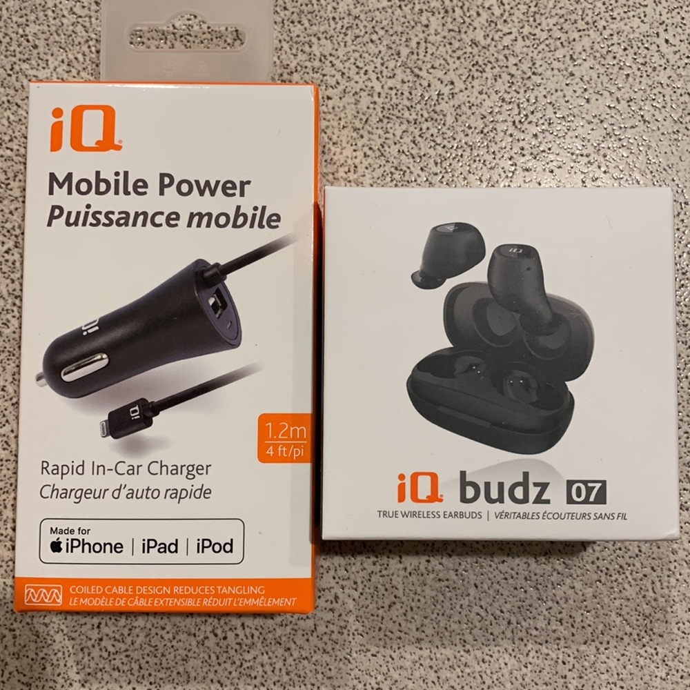 iQ Lightning In-Car Charger w/built in 1.2m Cable and iQ budz wireless earbuds